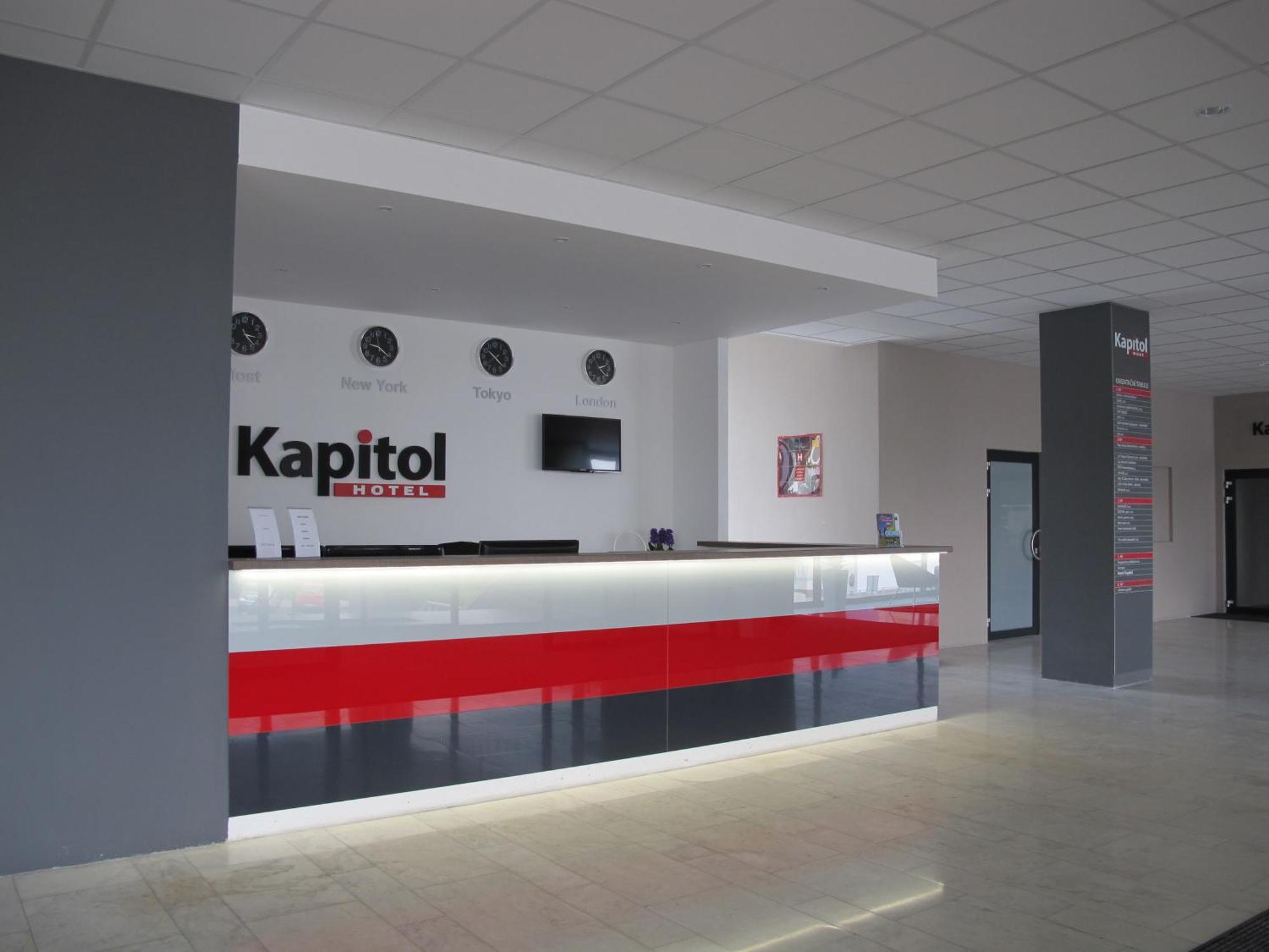 Hotel Kapitol Most Exterior foto